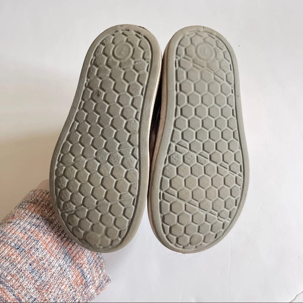 Cat & Jack gray perforated